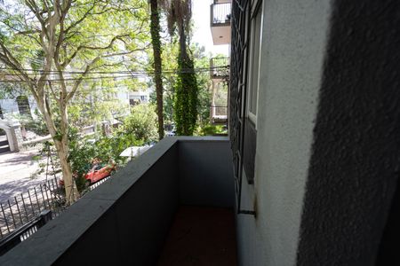 Casa à venda com 250m², 4 quartos e 1 vaga Casa à venda com 250m², 4 quartos e 1 vagaVaranda