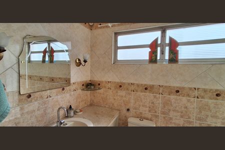 Casa à venda com 150m², 3 quartos e 2 vagas Casa à venda com 150m², 3 quartos e 2 vagasBanheiro Social