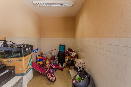 Casa à venda com 315m², 3 quartos e 3 vagas Casa à venda com 315m², 3 quartos e 3 vagasCanil