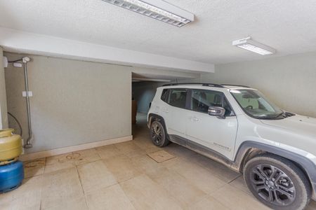Casa à venda com 315m², 3 quartos e 3 vagas Casa à venda com 315m², 3 quartos e 3 vagasGaragem