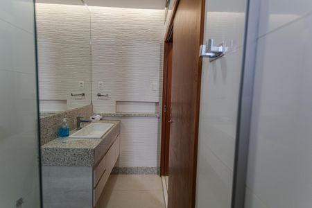 Casa à venda com 315m², 3 quartos e 3 vagas Casa à venda com 315m², 3 quartos e 3 vagasBanheiro da Suíte 3