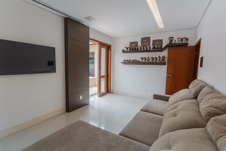 Casa à venda com 315m², 3 quartos e 3 vagas Casa à venda com 315m², 3 quartos e 3 vagasSala 2