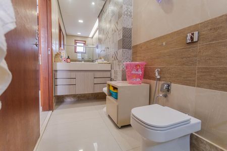 Casa à venda com 315m², 3 quartos e 3 vagas Casa à venda com 315m², 3 quartos e 3 vagasBanheiro da Suíte 2