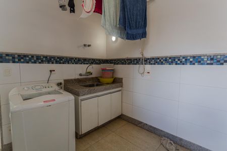 Casa à venda com 315m², 3 quartos e 3 vagas Casa à venda com 315m², 3 quartos e 3 vagasÁrea de Serviço