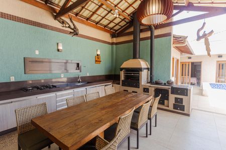 Casa à venda com 315m², 3 quartos e 3 vagas Casa à venda com 315m², 3 quartos e 3 vagasEspaço Gourmet