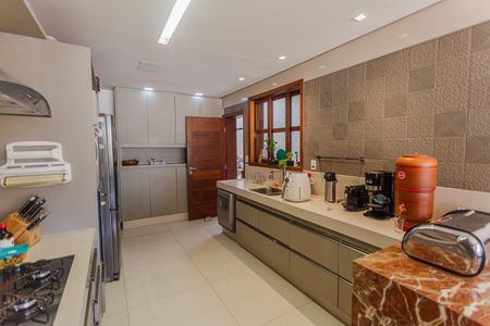 Casa à venda com 315m², 3 quartos e 3 vagas Casa à venda com 315m², 3 quartos e 3 vagasCozinha