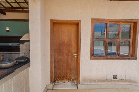 Casa à venda com 315m², 3 quartos e 3 vagas Casa à venda com 315m², 3 quartos e 3 vagasQuarto de Despejo