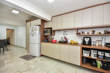 Casa para alugar com 110m², 2 quartos e 2 vagasCozinha