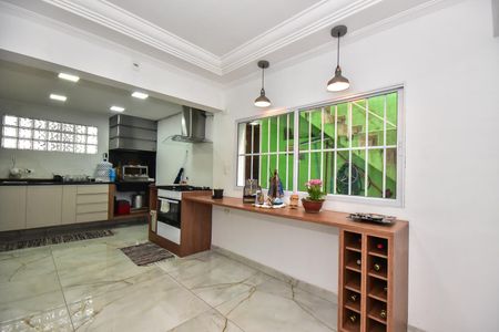 Casa para alugar com 110m², 2 quartos e 2 vagasCozinha