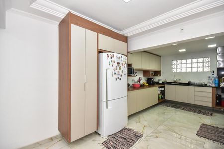 Casa para alugar com 110m², 2 quartos e 2 vagasCozinha