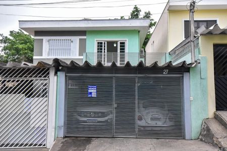 Casa para alugar com 110m², 2 quartos e 2 vagasFachada