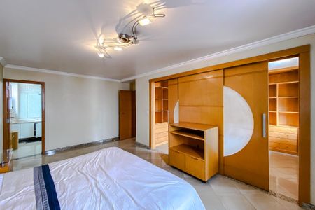 Apartamento à venda com 282m², 3 quartos e 2 vagasQuarto 2 - Suíte