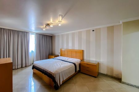 Apartamento à venda com 282m², 3 quartos e 2 vagasQuarto 2 - Suíte