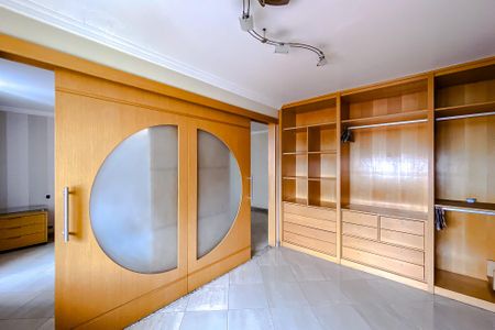 Apartamento à venda com 282m², 3 quartos e 2 vagasQuarto 2 - Suíte
