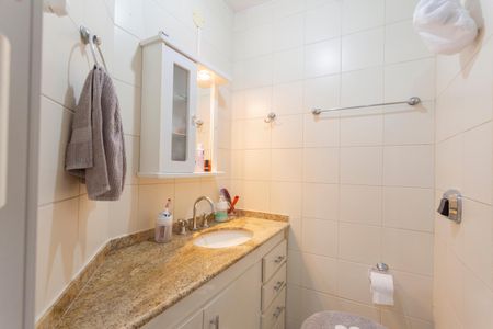 Apartamento à venda com 67m², 3 quartos e 2 vagasBanheiro da Suíte
