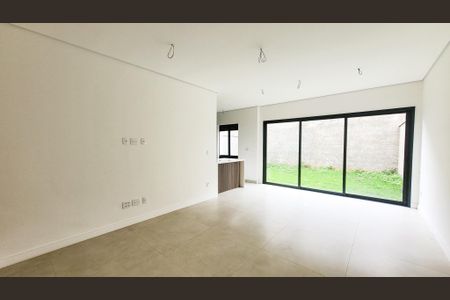 Casa de condomínio à venda com 138m², 3 quartos e 2 vagasSala