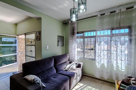 Casa à venda com 300m², 3 quartos e 2 vagasSala