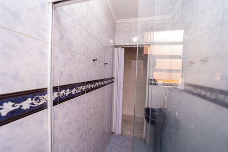 Banheiro de casa para alugar com 2 quartos, 90m² em Jardim Santo Antonio, São Paulo
