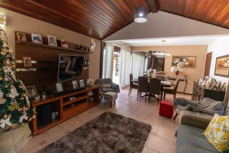 Sala de casa de condomínio à venda com 4 quartos, 180m² em Várzea das Moças, Niterói