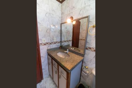 Casa de condomínio à venda com 180m², 4 quartos e 2 vagasBanheiro Social