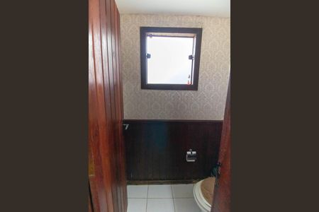 Casa de condomínio à venda com 180m², 4 quartos e 2 vagasLavabo