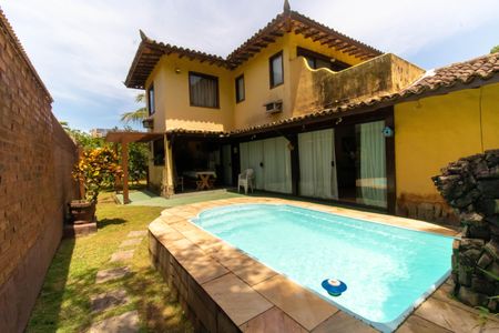Casa de condomínio à venda com 180m², 4 quartos e 2 vagasÁrea externa