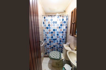 Casa de condomínio à venda com 180m², 4 quartos e 2 vagasBanheiro da Suíte 1