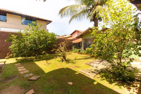 Casa de condomínio à venda com 180m², 4 quartos e 2 vagasÁrea externa
