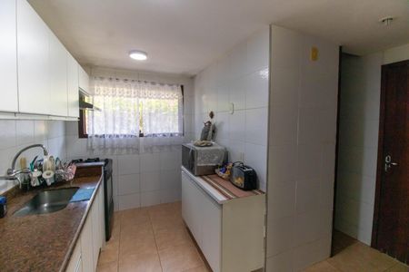 Casa de condomínio à venda com 180m², 4 quartos e 2 vagasCozinha