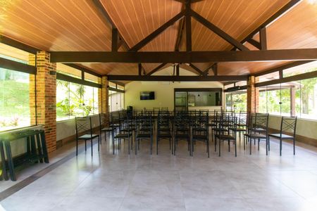 Casa de condomínio à venda com 180m², 4 quartos e 2 vagasÁrea comum