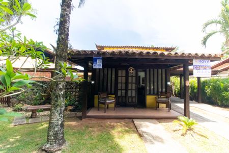 Casa de condomínio à venda com 180m², 4 quartos e 2 vagasPlaquinha 