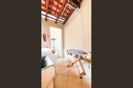 Casa à venda com 170m², 2 quartos e 2 vagasLavanderia