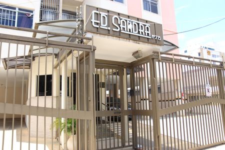 Apartamento para alugar com 80m², 2 quartos e 1 vagaFachada