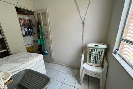 Apartamento à venda com 70m², 2 quartos e 1 vagaÁrea de Serviço