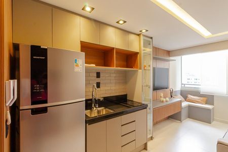 Sala e Cozinha de kitnet/studio para alugar com 1 quarto, 30m² em Vila Olímpia, São Paulo