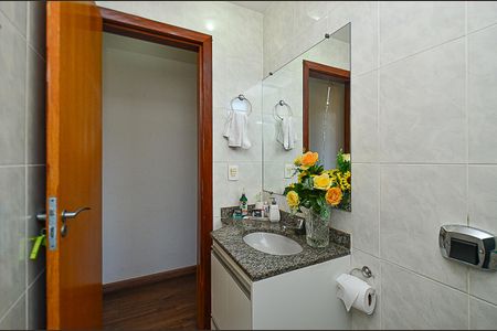Apartamento para alugar com 180m², 4 quartos e 2 vagasBanheiro Social