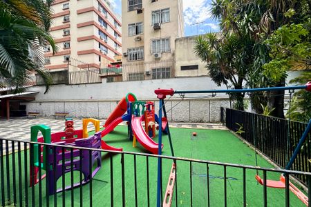 Apartamento à venda com 71m², 2 quartos e sem vagaÁrea comum