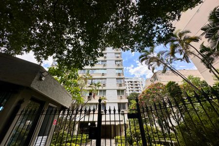 Apartamento à venda com 71m², 2 quartos e sem vagaÁrea comum