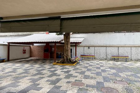 Apartamento à venda com 71m², 2 quartos e sem vagaÁrea comum