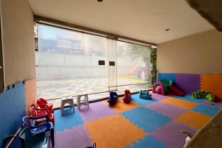 Apartamento à venda com 71m², 2 quartos e sem vagaÁrea comum