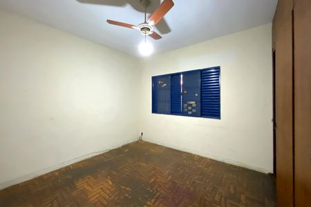 Casa à venda com 900m², 5 quartos e 2 vagasQuarto 3