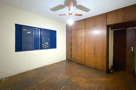 Casa à venda com 900m², 5 quartos e 2 vagasQuarto 3