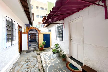 Casa à venda com 900m², 5 quartos e 2 vagasEdiculas