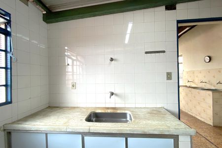 Casa à venda com 900m², 5 quartos e 2 vagasCozinha de apoio