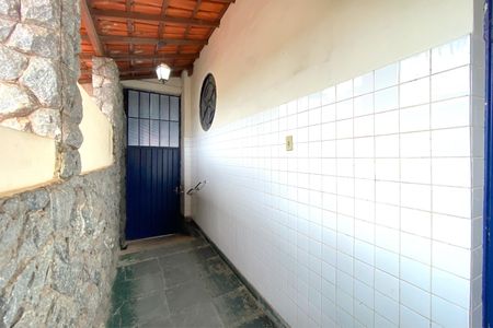 Casa à venda com 900m², 5 quartos e 2 vagasEntrada 