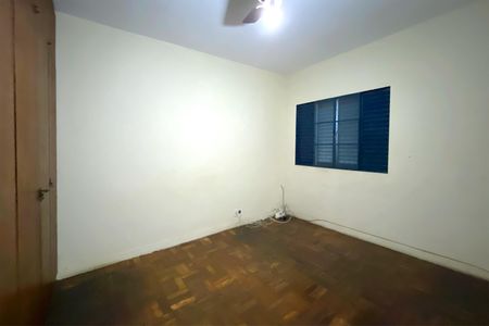 Casa à venda com 900m², 5 quartos e 2 vagasQuarto 3