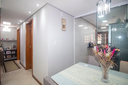 Casa à venda com 100m², 2 quartos e 2 vagas Casa à venda com 100m², 2 quartos e 2 vagasSala