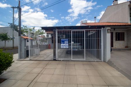 Casa à venda com 100m², 2 quartos e 2 vagas Casa à venda com 100m², 2 quartos e 2 vagasFachada