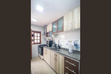 Casa à venda com 100m², 2 quartos e 2 vagas Casa à venda com 100m², 2 quartos e 2 vagasCozinha