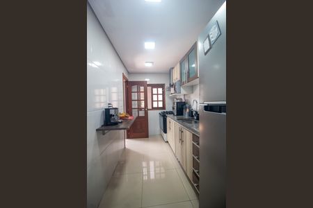 Casa à venda com 100m², 2 quartos e 2 vagas Casa à venda com 100m², 2 quartos e 2 vagasCozinha